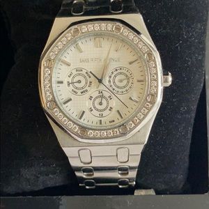 Saks fifth avenue silver diamond watch